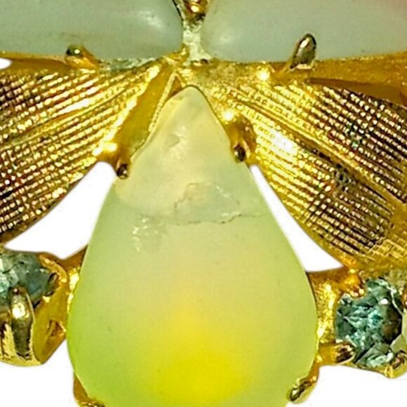 VINTAGE Opalescent Frosted Glass Flower Clip On Earrings Gold Tone Rhinestones - Picture 10 of 11